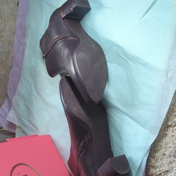 Vaneli Ankle Boots women size 9 Dark Brown Leather with gold accent - Picture 5 of 6